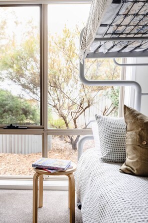 3 bedrooms, iron/ironing board, bed sheets