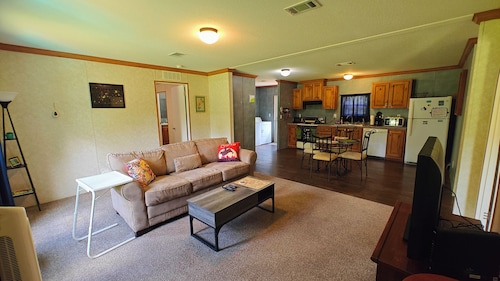 Pet-Friendly Home, 5 mins away from Rainbow Springs