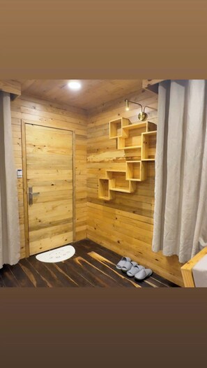 Family Double Room, Balcony, Lake View | Desk, laptop workspace, blackout drapes, iron/ironing board