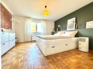 1 dormitorio, tabla de planchar con plancha, wifi gratis y ropa de cama