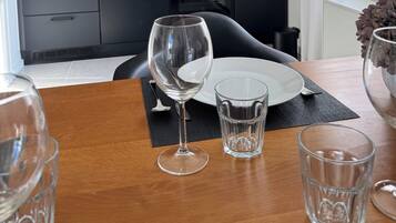 Mikrowelle, Ofen, Herdplatte, Geschirrspüler