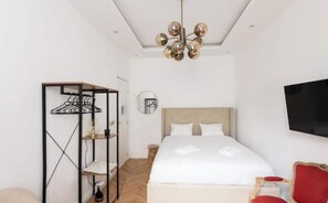 1 chambre, fer et planche à repasser, Wi-Fi gratuit, draps fournis