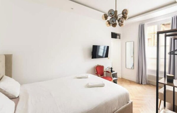 1 bedroom, iron/ironing board, free WiFi, bed sheets