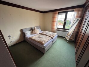 4 chambres, fer et planche à repasser, Wi-Fi, draps fournis