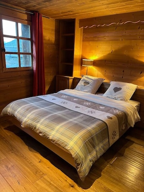 WiFi, bed sheets