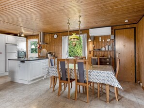 Fridge, microwave, dishwasher, cookware/dishes/utensils