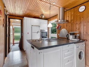 Fridge, microwave, dishwasher, cookware/dishes/utensils