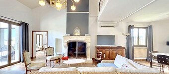 Magnificent Estate of 283m² on 6200m² of land + large swimming pool with all comforts