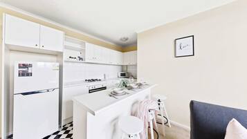 Fridge, microwave, oven, stovetop