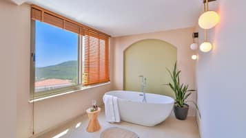 Villa – deluxe | Bad | Hårføner, håndklær, såpe og sjampo