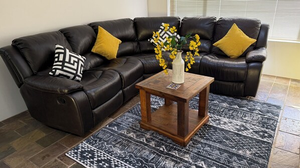 Älytelevisio, takka, tietokoneen näyttö