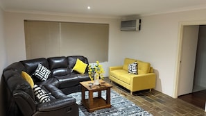 Älytelevisio, takka, tietokoneen näyttö