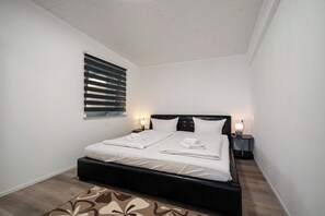 1 室のベッドルーム、アイロン / アイロン台、WiFi (無料)