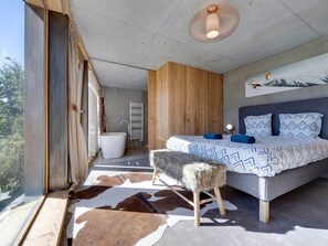 5 bedrooms, free WiFi, bed sheets