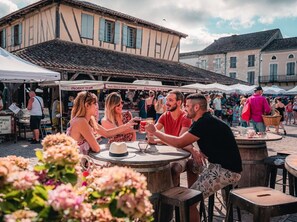 Outdoor dining - Mobile Home 34m² with Terrace for 6 in Dévillac (Dévillac)