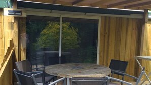 Outdoor dining - 50m² Chalet with Terrace - 8 people, 3 bedrooms (Les Grandes-Ventes)