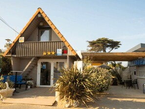 Exterior - Mobile home - Terrace for 4 people in Saint-Michel-Chef-Chef (Saint-Michel-Chef-Chef)