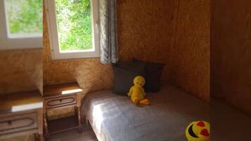 3 bedrooms, free WiFi, bed sheets