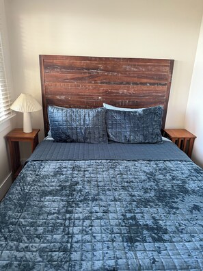 4 bedrooms, WiFi, bed sheets