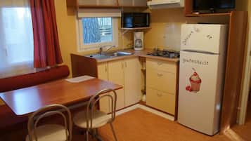 Microwave, coffee/tea maker