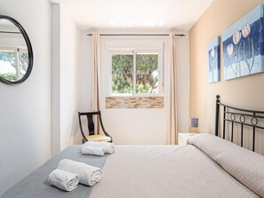 2 bedrooms, free WiFi, bed sheets