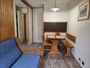 TV - Divisible studio for 4, balcony, pets allowed (Valmorel)