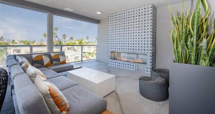 New N Park 2 Br Penthouse~King Beds~WorkSpaces~Views~Parking!