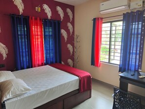 3 bedrooms, iron/ironing board, WiFi