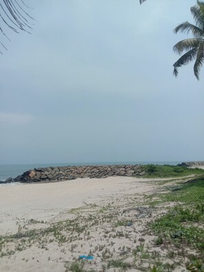 På stranden