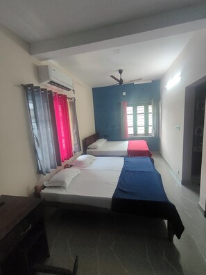 3 habitaciones, tabla de planchar con plancha y wifi