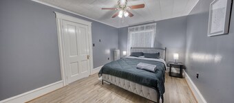 Charming 1-bedroom apartment in welcoming Carbondale with AC