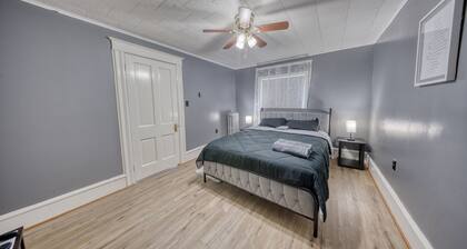 Charming 1-bedroom apartment in welcoming Carbondale with AC