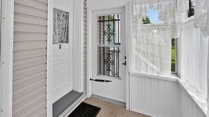 Unclassified image, 2 of 23, button - Charming 1-bedroom apartment in welcoming Carbondale with AC (Carbondale)
