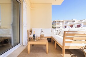 Terrace/patio - Exclusive Seaside Living - Modern Comfort - Steps from the Beach (Cambrils)