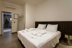 WiFi, bed sheets - Welcome to this stylish and modern ground-floor apartment. (Kalithies)