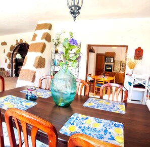 Villa, 3 habitaciones, alberca privada, vista al jardín | Comedor
