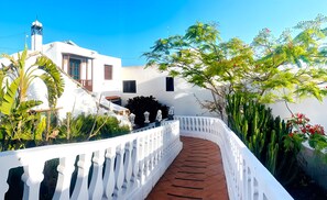 Property entrance - Villa Medinilla With Private Pool in Conil (Tías)