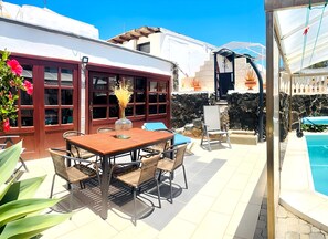 Terrace/patio - Villa Medinilla With Private Pool in Conil (Tías)