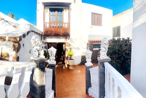 Villa, 3 habitaciones, alberca privada, vista al jardín | Entrada de la propiedad