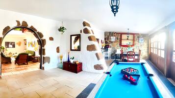 Villa, 3 Bedrooms, Private Pool, Garden View | Living room