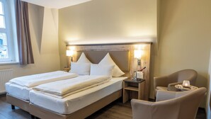 Superior Double Room, City View | Ruang tamu | 40 inci televisyen skrin rata dengan kabel, pejabat 