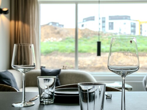 Modern and Cozy apartment in the city, next to Heiðmörk nature reserve.