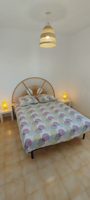 1 bedroom, WiFi, bed sheets