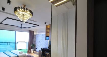 Lux By ZenithSuites - River View Studio In Noida