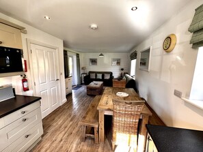 Interior - Sunsets and Sandcastles -  a cottage that sleeps 6 guests  in 3 bedrooms (Filey)