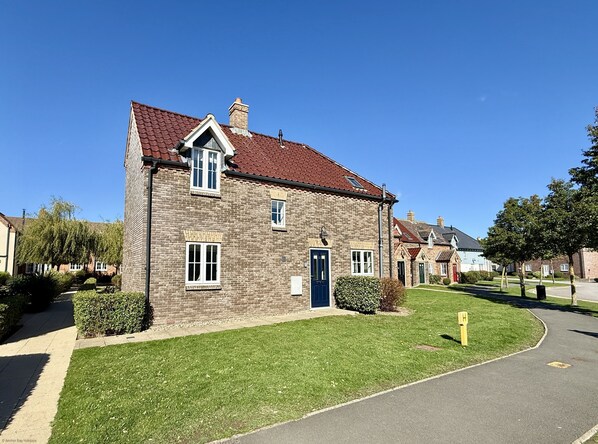 Exterior - Sunsets and Sandcastles -  a cottage that sleeps 6 guests  in 3 bedrooms (Filey)