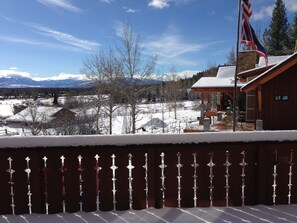 Property grounds - Charming Bavarian-inspired 2-bedroom cabin in Wilson (Wilson)