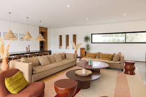 Living area - ✨ Modern villa with pool & large garden in the heart of Amelkis 3 - Marrakech ✨ (Marrakech)