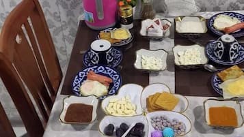 Desayuno continental gratuito y diario