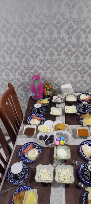 Free daily continental breakfast